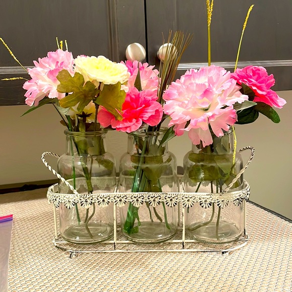 Accents Three Country Style Vases And Holder Poshmark